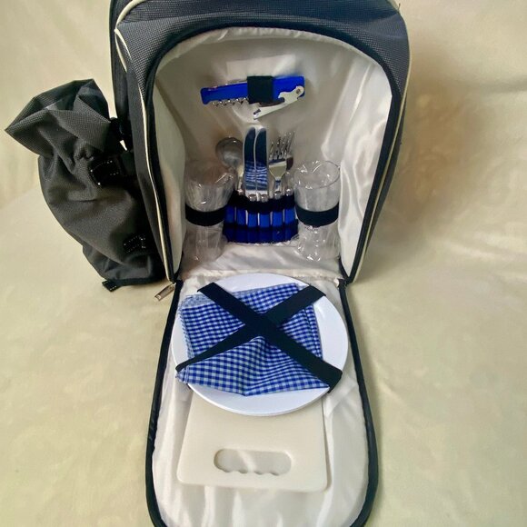 Trail Worthy Picnic Backpack NWT - Picture 4 of 9